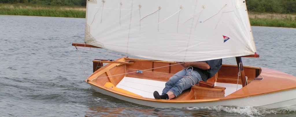 smooth wake when heeled